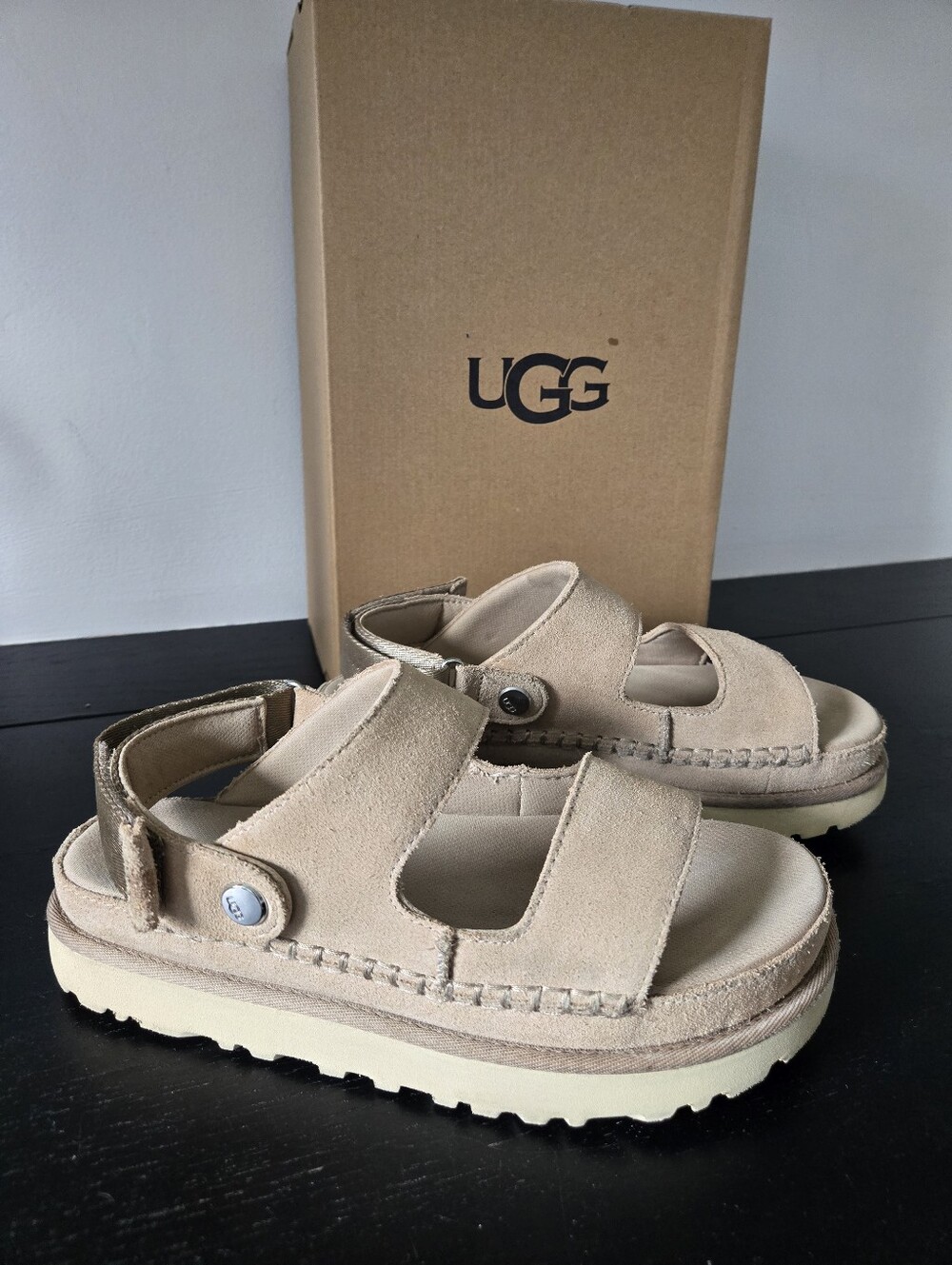 UGG W Goldenstar Glide Platform Sandals